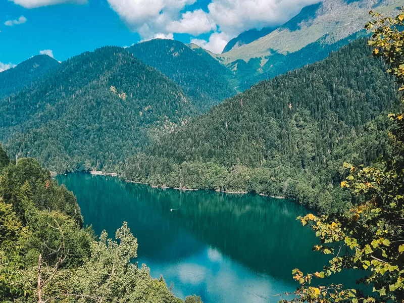 Пляжная Абхазия: озеро Рица и самый красивый пляж — фото 7, Сочи | Покатаем