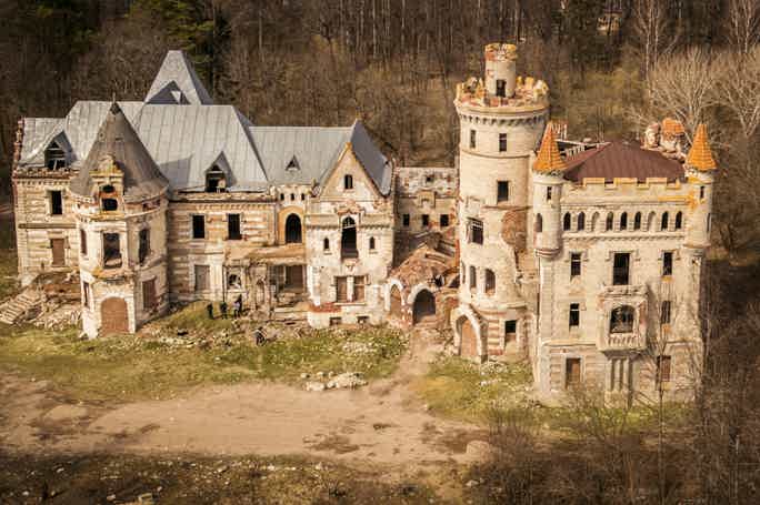 Французский замок в мещерских лесах: экскурсия в усадьбу Храповицкого