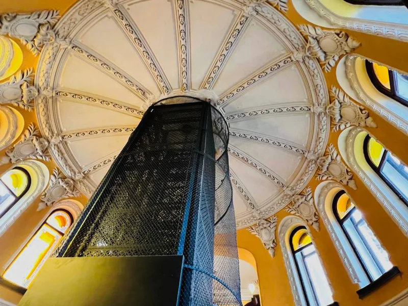 «Ключи от Петербурга»: дворы, парадные + подъем на крышу — фото 4, Санкт-Петербург | Покатаем