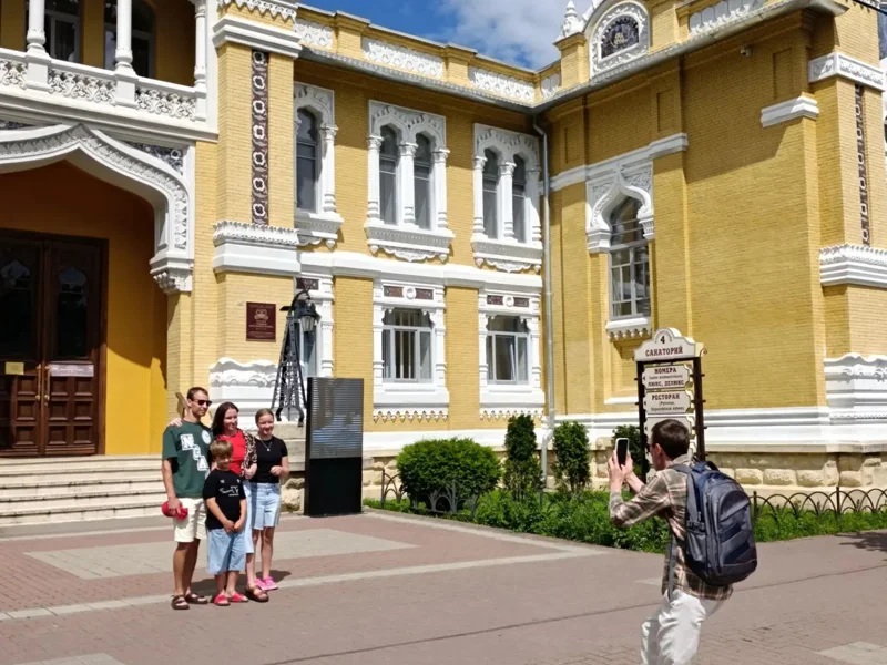 Погружение в золотую эпоху Кисловодска. Город эстетики и Шарма. — фото 7, Кисловодск | Покатаем