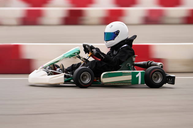 Абу-Даби: Картинг на трассе Yas Marina Circuit Kartzone (на английском)