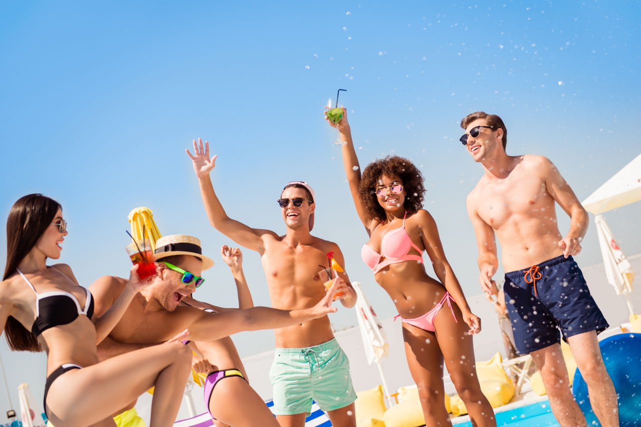 Riva Beach Club — бассейн и частный пляж на острове Пальма Джумейра