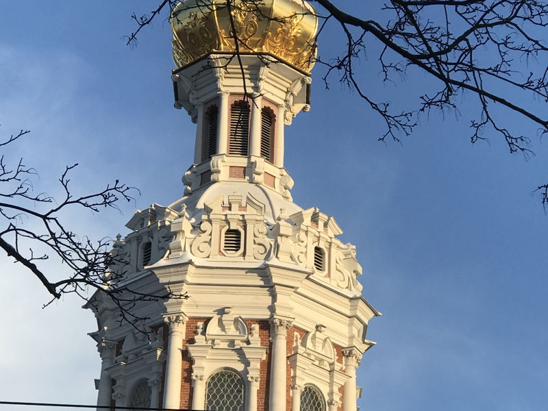 К святым покровителям Петербурга с посещение кладбищ  - экскурсия в Санкт-Петербург, Россия