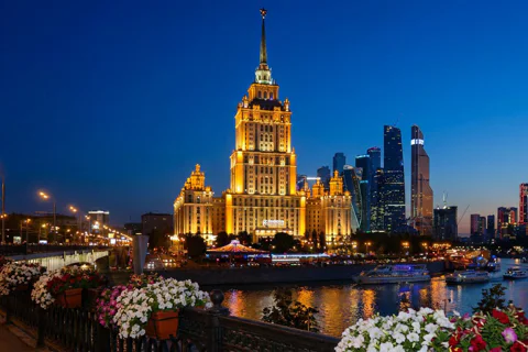 Экскурсия в гостиницу «Украина» с посещением и осмотром интерьеров
