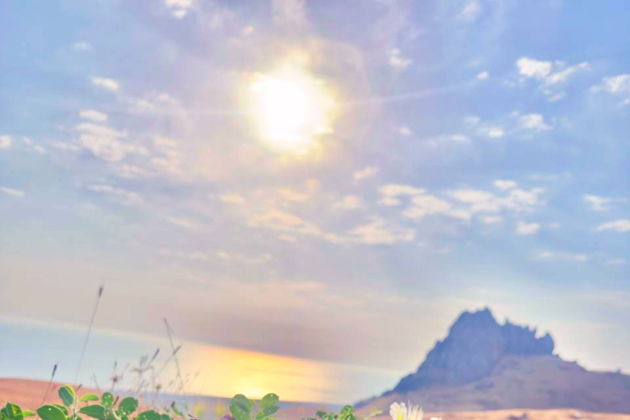 Марсианские горы, Розовое озеро, скала Бешбармаг, чёрная икра и горный чай