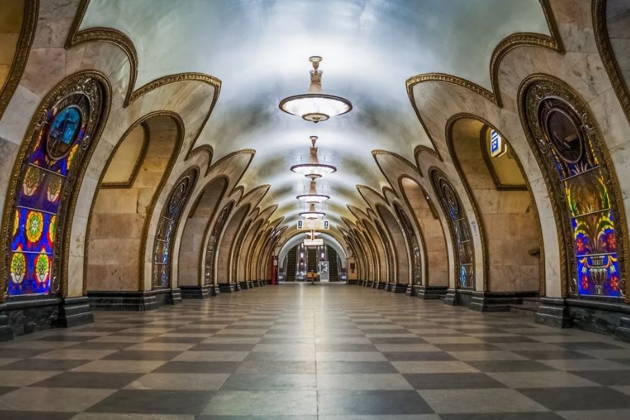 Подземные дворцы Москвы: экскурсия по Московскому метро