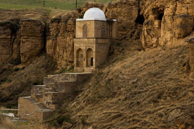 Виды Книга-монолит: Гобустан и грязевые вулканы