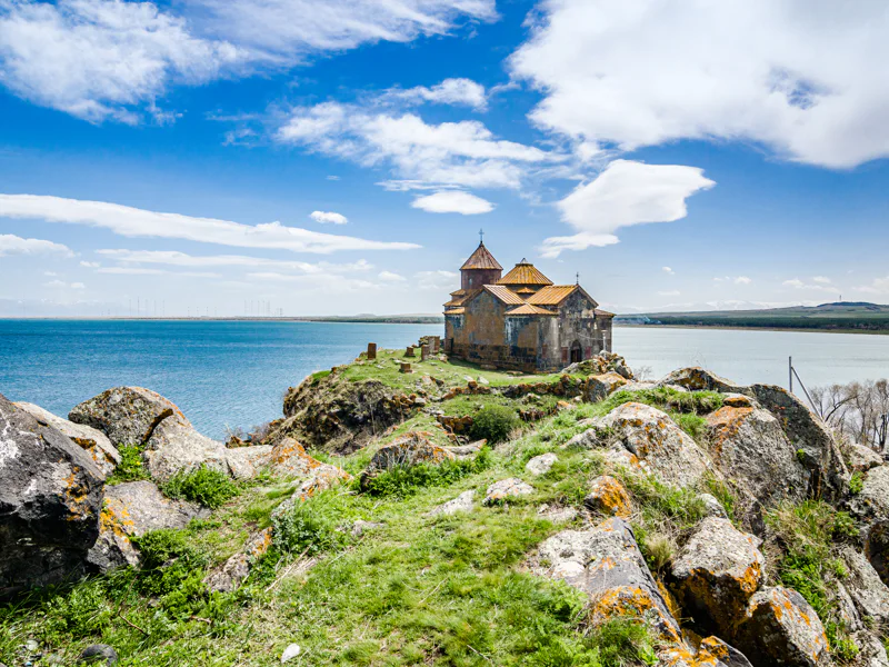 Озеро Севан,  монастырь Севанаванк, хачкары Норатуса, монастырь Айраванк — фото 6, Ереван | Покатаем