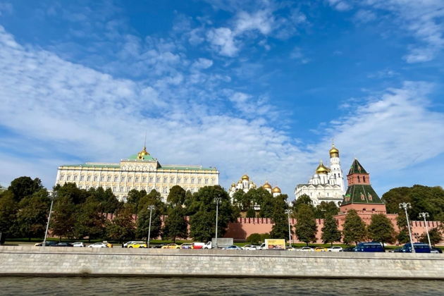 "По самой главной улице Москвы" - круглогодичная речная экскурсия на яхте флотилии "Рэдиссон"
