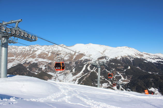 Виды Архыз: храмы и горнолыжный курорт