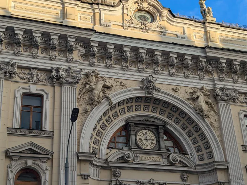 Часовая прогулка по Москве в мини-группе «В поисках новогоднего настроения» — фото 6, Москва | Покатаем