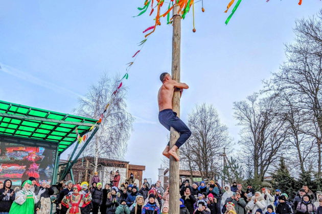 Виды Масленица в парке птиц Малинки. Поездка из Ростова-на-Дону