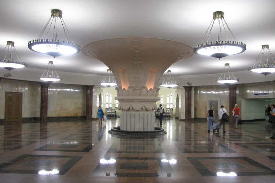 Подземные дворцы Москвы: экскурсия по Московскому метро - фото 2