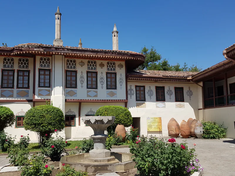 В Бахчисарай и древнюю крепость Мангуп-Кале — фото 2, Ялта | Покатаем