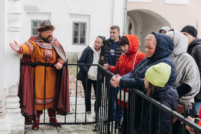 Экскурсия по Новгородскому Кремлю со средневековым гидом