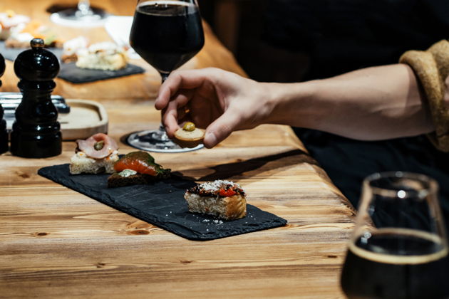 Фото к экскурсии Авторская экскурсия на пивоварню с дегустацией в историческом здании