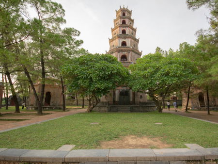 Пагода Тхиен Хау