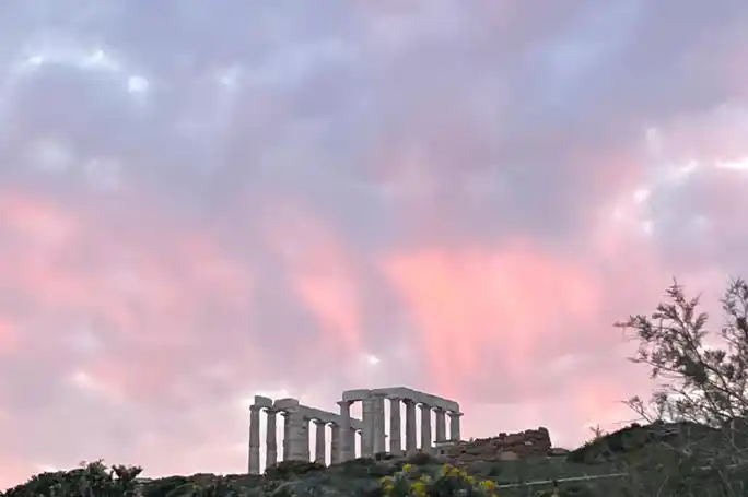 Экскурсия на Мыс Суньон к храму Посейдона и теплое озеро Вулягмени с гидом