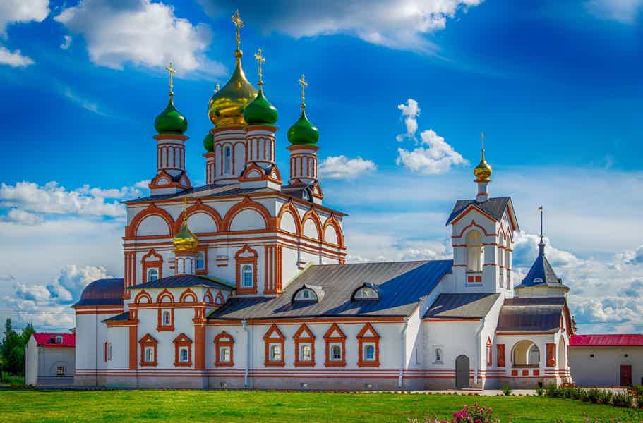 Святыни Ростова: четыре главных монастыря на транспорте туристов - фото 5