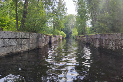 Водная прогулка на катере вдоль побережья  парка Монрепо — Выборг