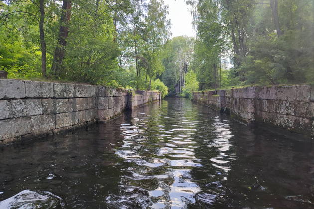 Водная прогулка на катере вдоль побережья  парка Монрепо