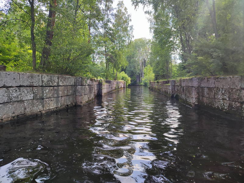 Водная прогулка на катере вдоль побережья  парка Монрепо