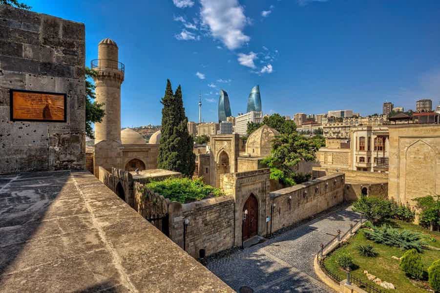 Баку — город древней истории и пылающих небоскребов - фото 6