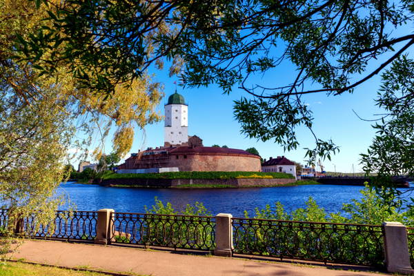 День в средневековом Выборге: старый город и парк Монрепо