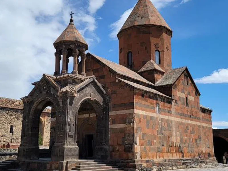 В горах Армении: Нораванк и домашний армянский обед — фото 4, Ереван | Покатаем