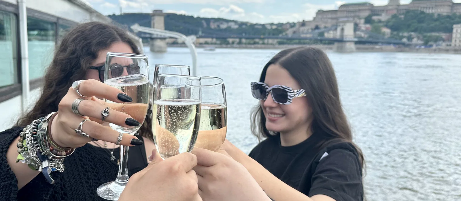 Круиз по Дунаю и PROSECCO без органичений — экскурсия, Будапешт, Венгрия | Покатаем
