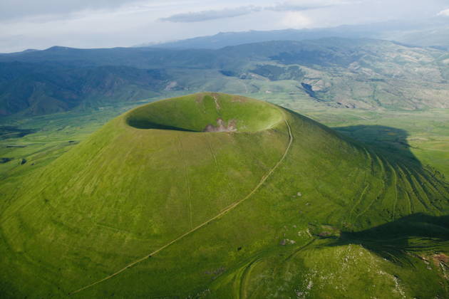 Кратер Вайоц, Джермук, Нораванк и село Арени