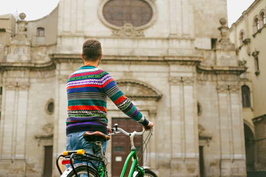 Barcelona: La Sagrada Familia & City Sightseeing Bike/E-Bike Trip - photo 5