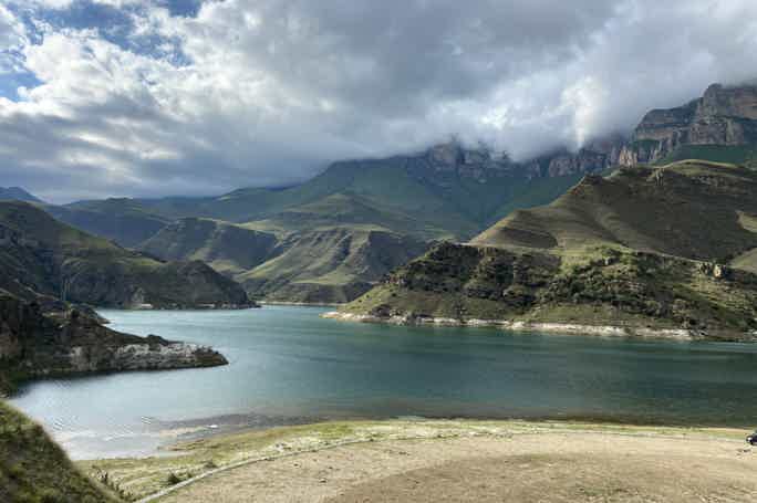 Бирюзовая жемчужина-озеро Гижгит, перевал Актопрак, Чегемское ущелье.