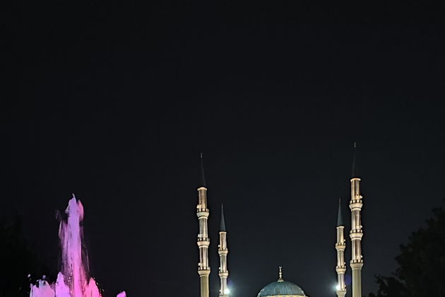 Виды Жемчужина Чечни: озеро Кезеной-Ам и вечерний Грозный