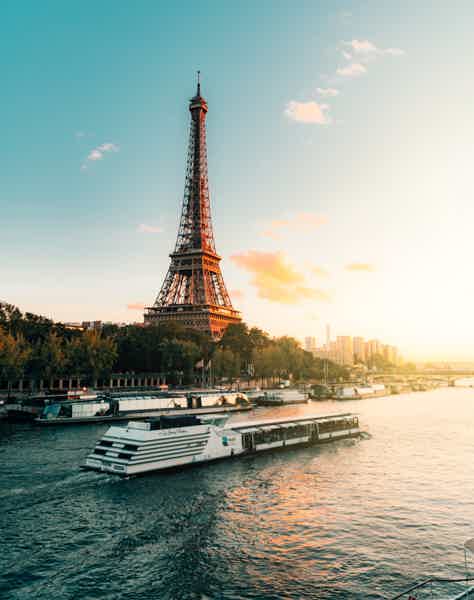 Paris: Seine River Walk w/ Crepe Tasting near the Eiffel Tower - photo 3