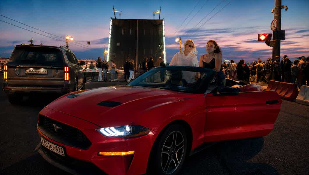 Питер с ветерком: аренда кабриолета Ford Mustang с водителем - фото 3