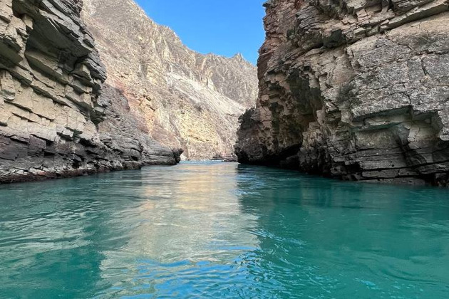 От подножия бархана Сары-Кум до бирюзовых вод Сулакского каньона