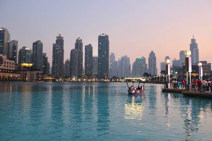 Dubai Mall Fountain Show & Burj Lake Traditional Boat Ride