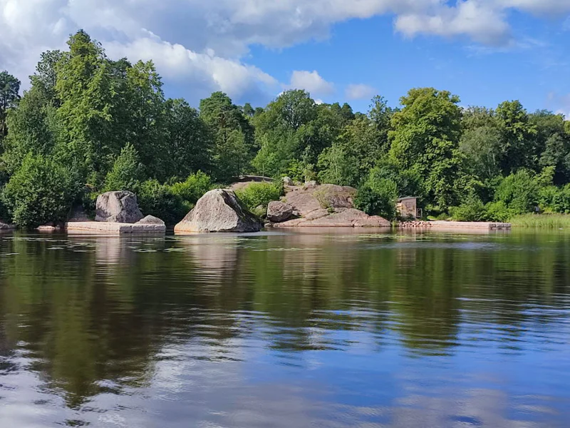 Водная прогулка вдоль парка Монрепо и по Сайменскому каналу — фото 3, Выборг | Покатаем