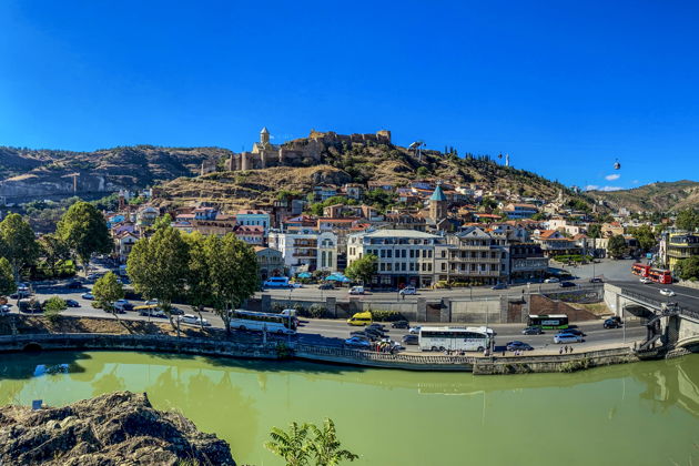 Виды Пешеходная экскурсия по Тбилиси: дегустация вин, канатная дорога и посещение пекарни