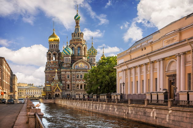 Короткая обзорная экскурсия по Петербургу на автомобиле