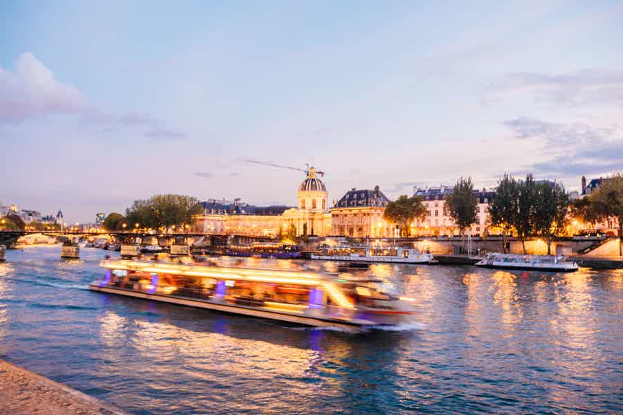 Through Paris: Private Pontoon Boat Guided Seine River Walk - photo 1