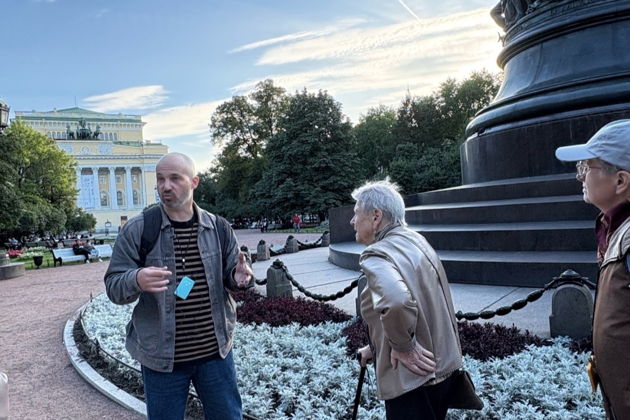Фото к экскурсии «Фике» — прогулка в стихах вокруг памятника Екатерине II