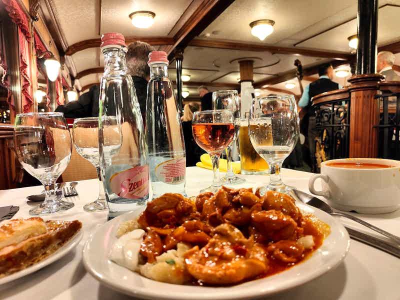 Круиз с ужином, живой музыкой и фольклорной программой - фото 3