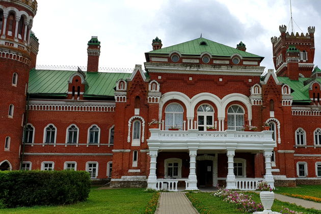 Виды  Семенов, оз. Светлояр, Шереметьевский замок. Нижегородский край.