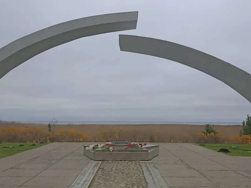 Дорога жизни и Пискаревское кладбище — фото 2, Санкт-Петербург | Покатаем