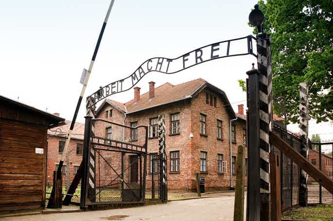 Ab Krakau: Transfer nach Auschwitz-Birkenau und Eintritt