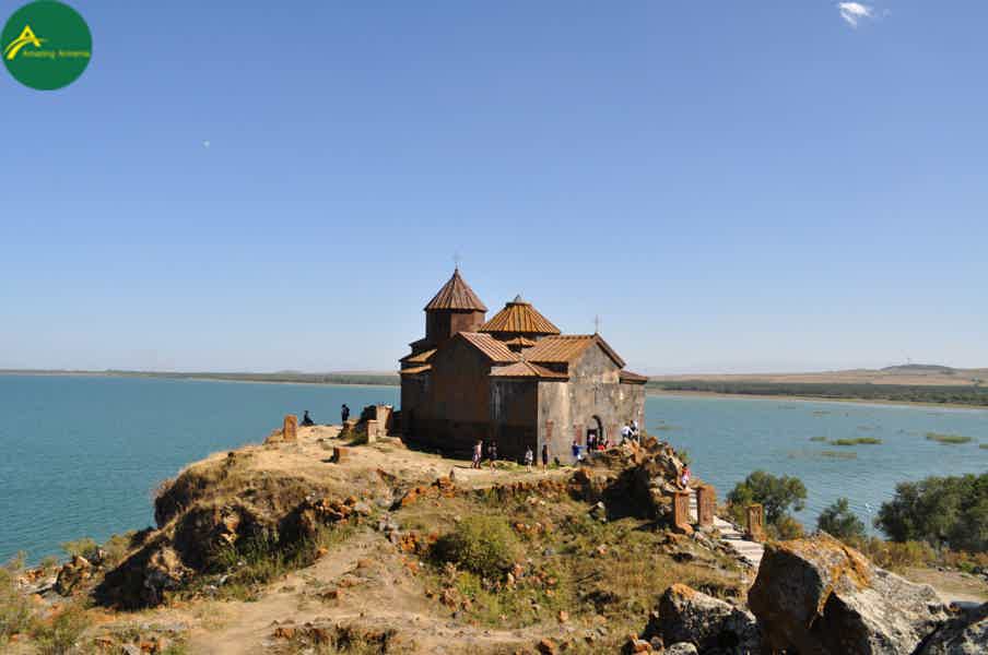 Священные места Севана: Озеро Севан — Монастырь Айраванк — Хачкары Норатуса - фото 5