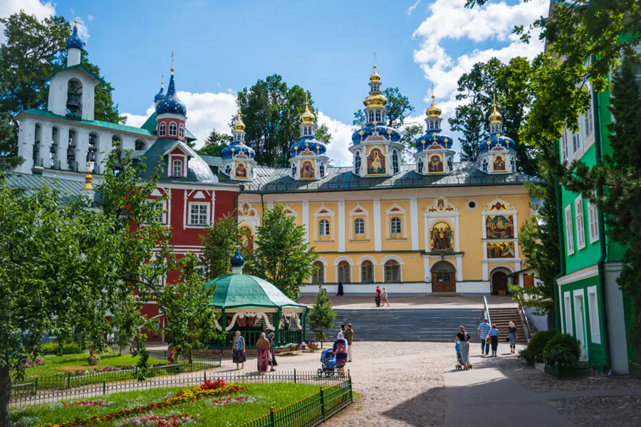 Индивидуальная экскурсия в Псково-Печерский монастырь — фото 1