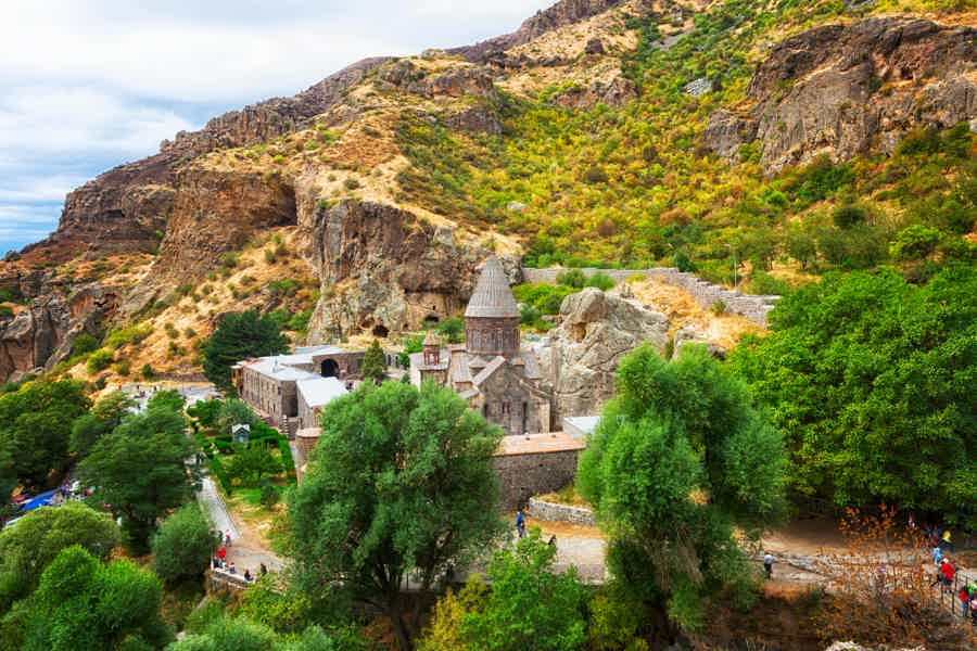 Знакомство с Арменией: храм Гарни, монастырь Гегард и озеро Севан - фото 2